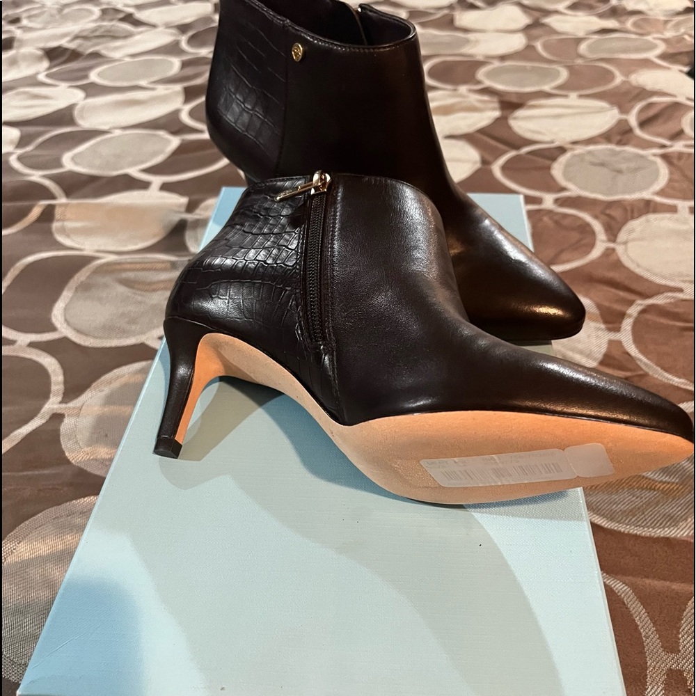 Antonio Melani boot shoes, never worn size:6.5